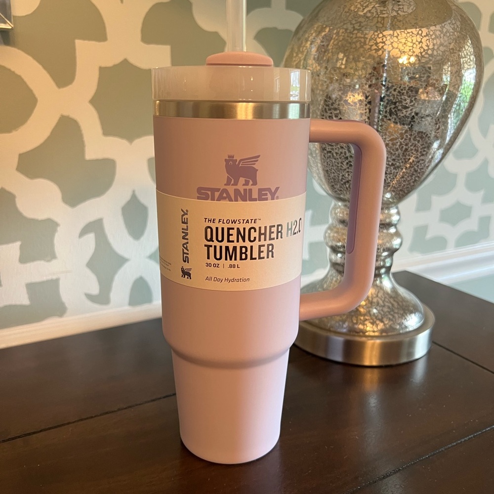 Brand new limited edition 30oz Stanley orchid flowstate tumbler.